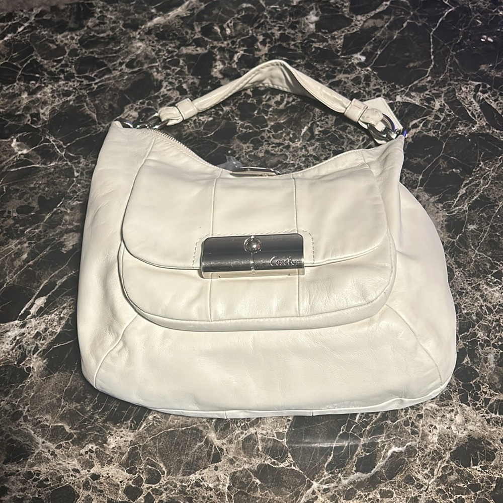Coach All White - Picture 2 of 4